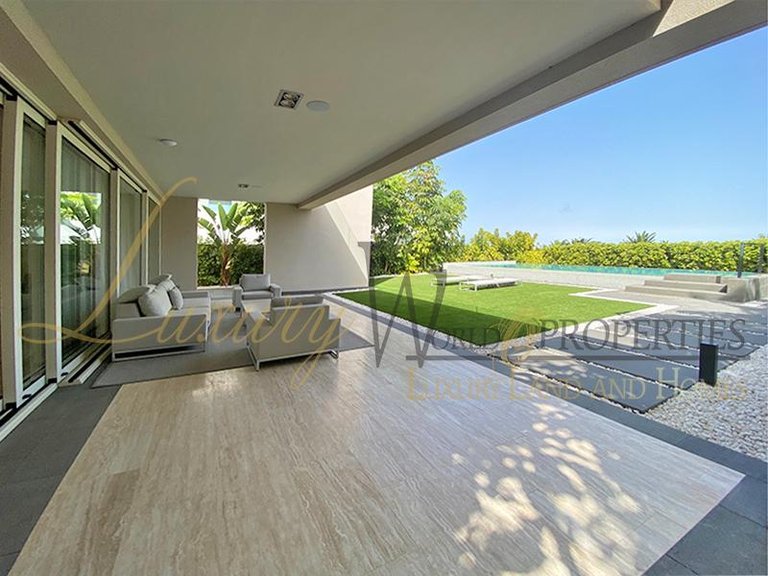 Villa for Sale in Adeje, Tenerife, España 6