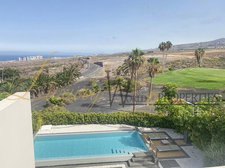 Villa for Sale in Adeje, Tenerife, España 10