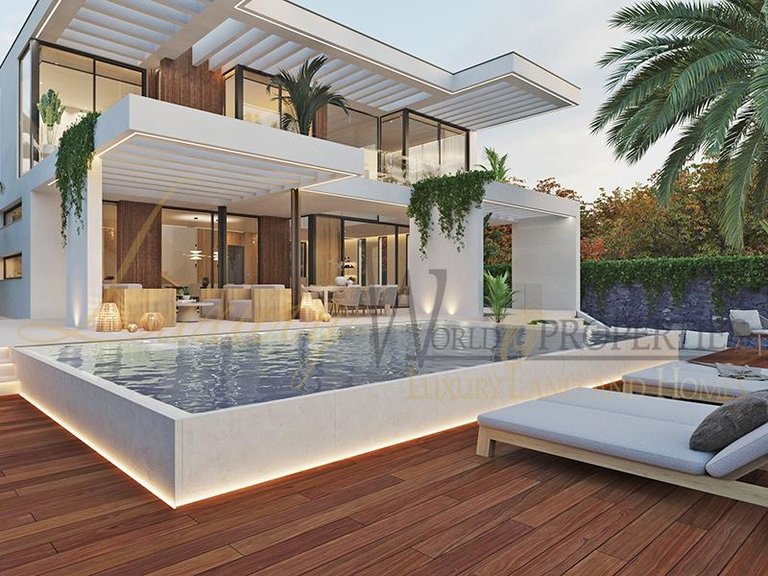 Villa for Sale in Costa Adeje, Tenerife, España 1