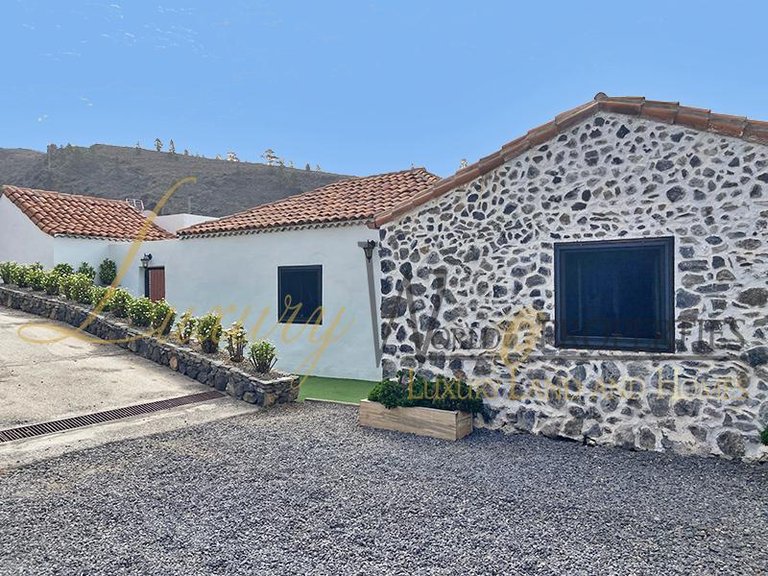 Villa for Sale in Aripe, Tenerife, España 1