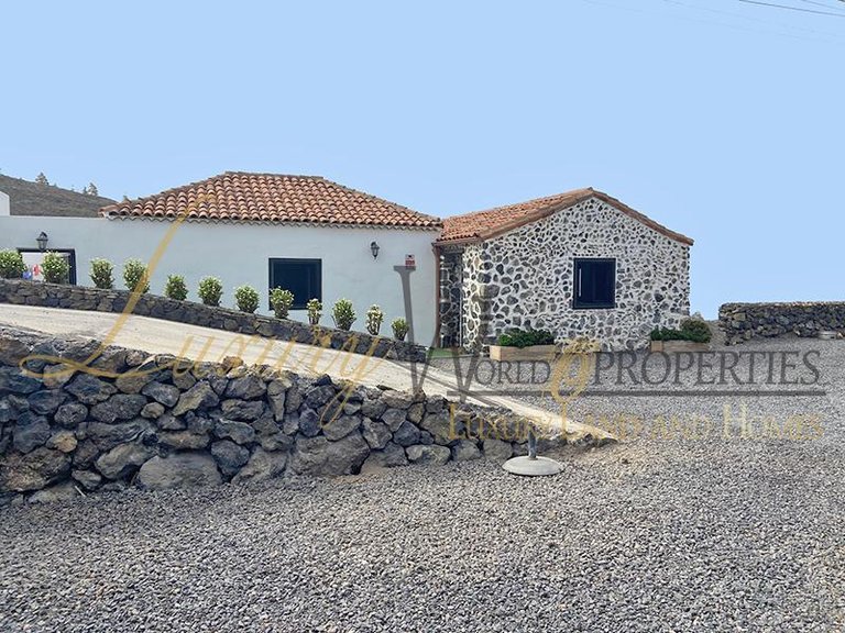 Villa for Sale in Aripe, Tenerife, España 2