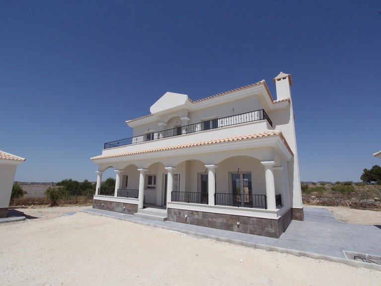 Villa for Sale in Inland Pinoso, Alicante 2