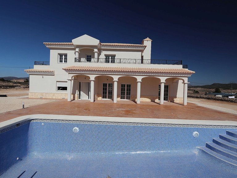 Villa for Sale in Inland Pinoso, Alicante 2