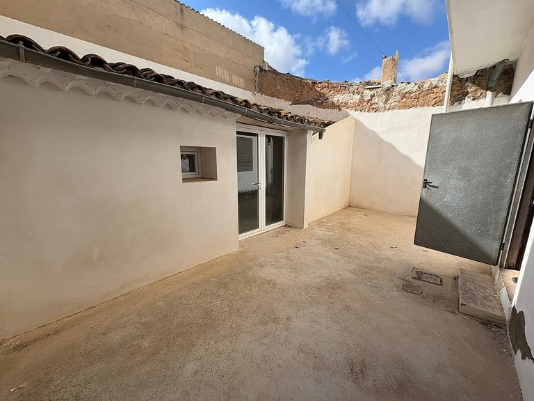 Town House for Sale in Pinoso, Alicante 2