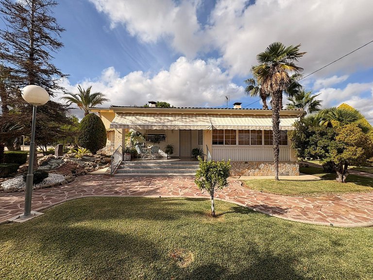 Villa for Sale in Monovar, Alicante 3