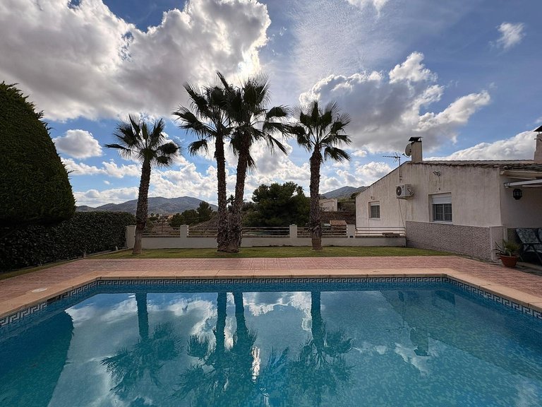 Villa for Sale in Monovar, Alicante 4