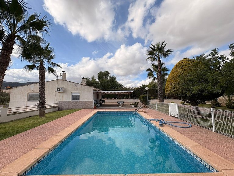 Villa for Sale in Monovar, Alicante 24