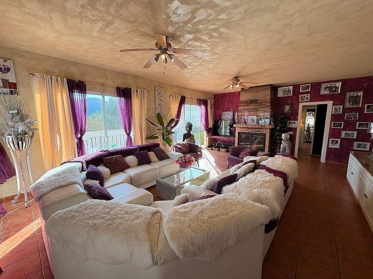 Villa for Sale in Castalla, Alicante 3