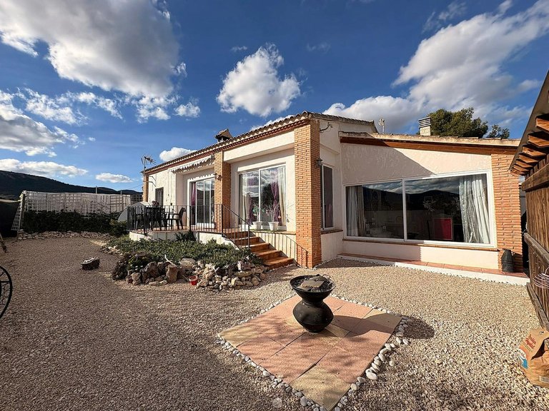 Villa for Sale in Castalla, Alicante 2
