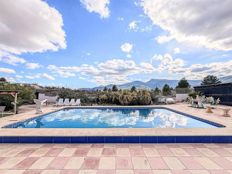 Villa for Sale in Castalla, Alicante 11