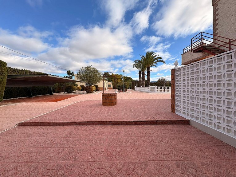 Villa for Sale in Sax, Alicante 38