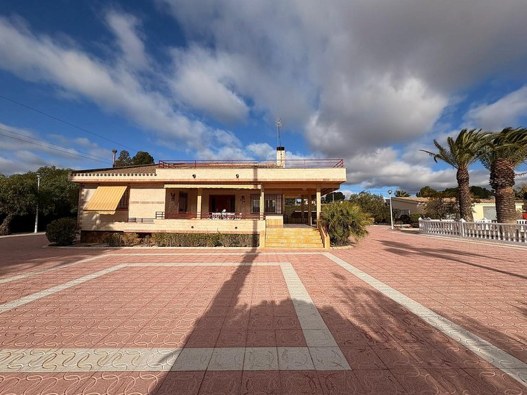 Villa for Sale in Sax, Alicante 6