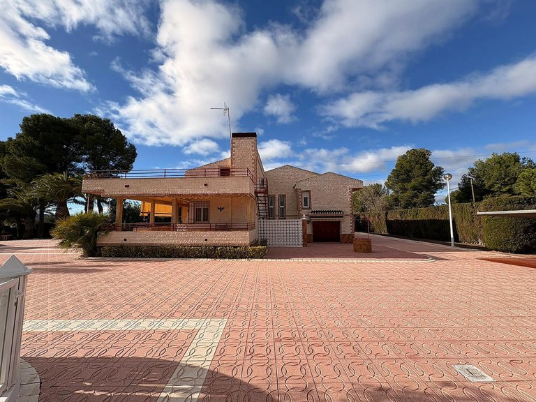 Villa for Sale in Sax, Alicante 4