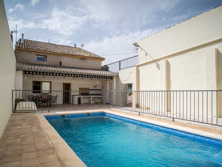 Country House for Sale in Pinoso, Alicante 2
