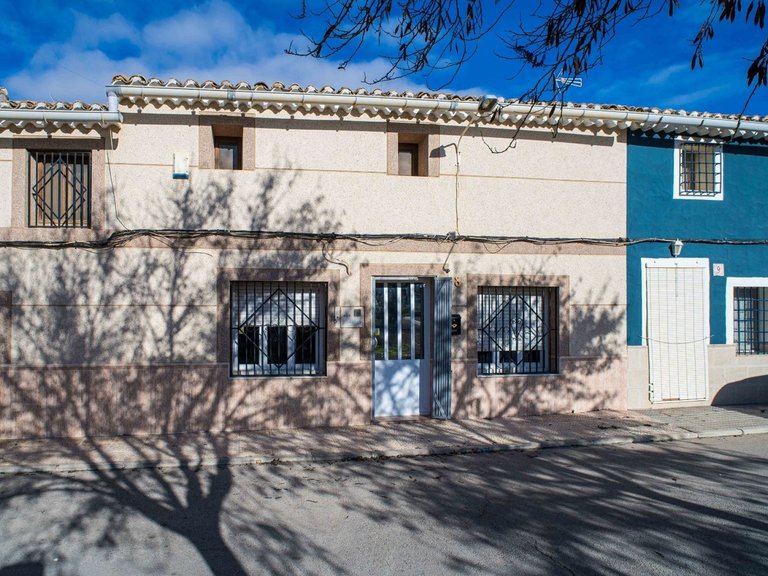 Country House for Sale in Pinoso, Alicante 1
