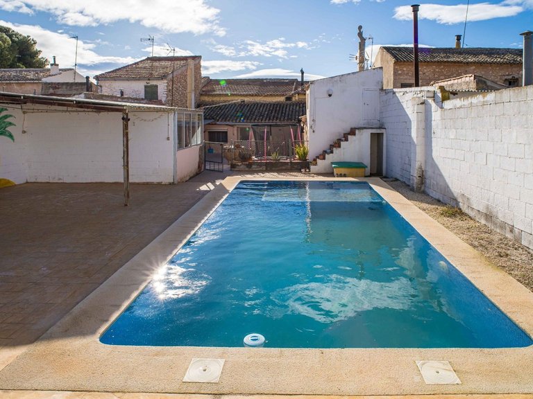 Country House for Sale in Pinoso, Alicante 2