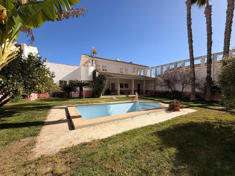 Villa for Sale in Sax, Alicante 1