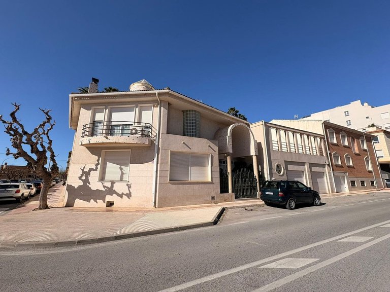 Villa for Sale in Sax, Alicante 3