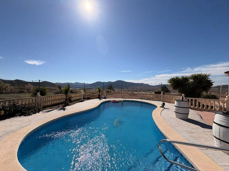 Villa for Sale in Monóvar, Alicante 2