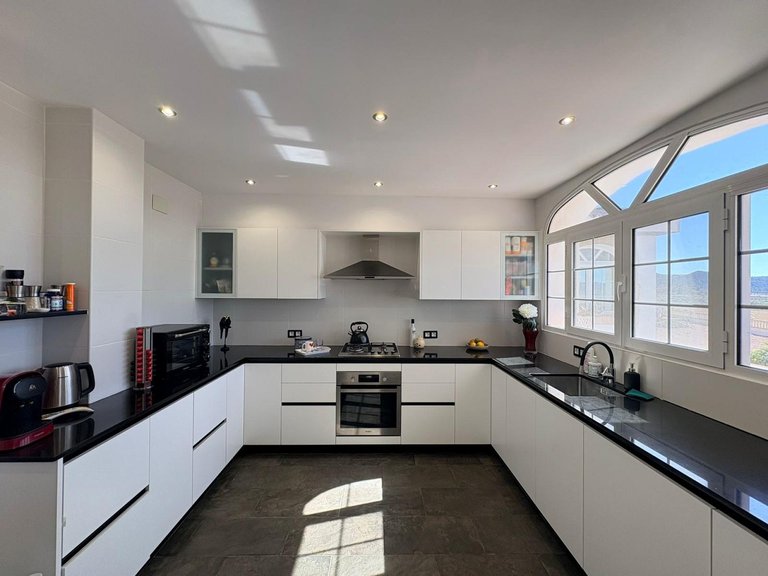 Villa for Sale in Monóvar, Alicante 46