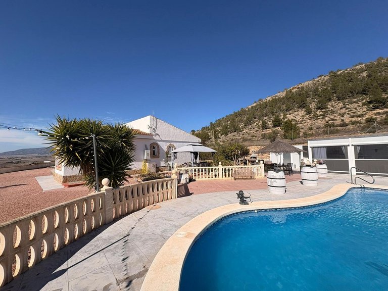 Villa for Sale in Monóvar, Alicante 9