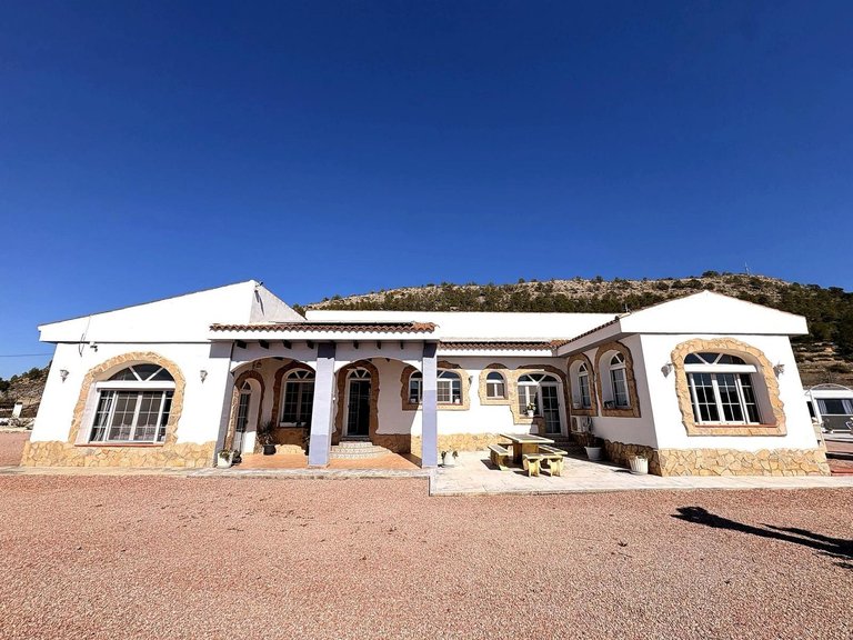 Villa for Sale in Monóvar, Alicante 37