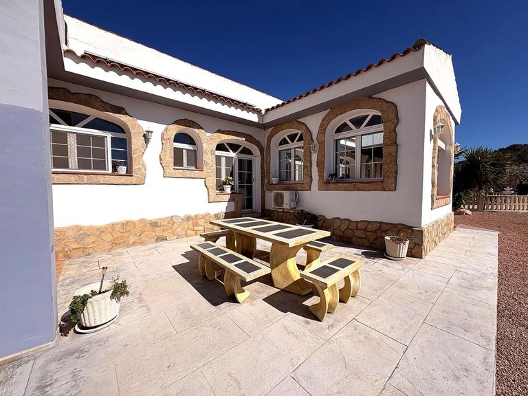 Villa for Sale in Monóvar, Alicante 5