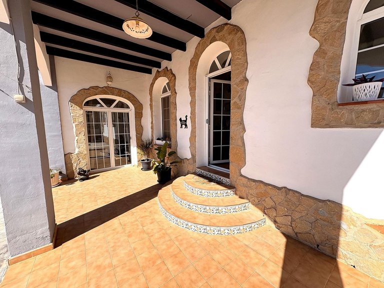 Villa for Sale in Monóvar, Alicante 38