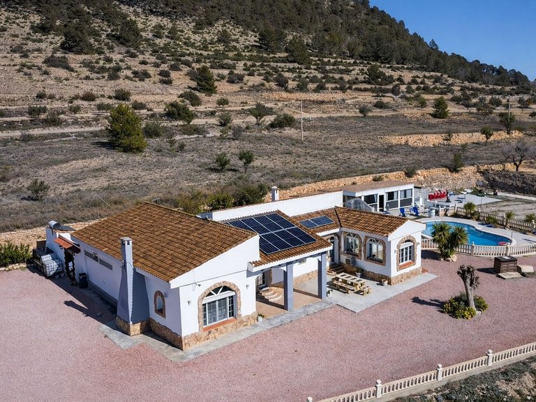 Villa for Sale in Monóvar, Alicante 1