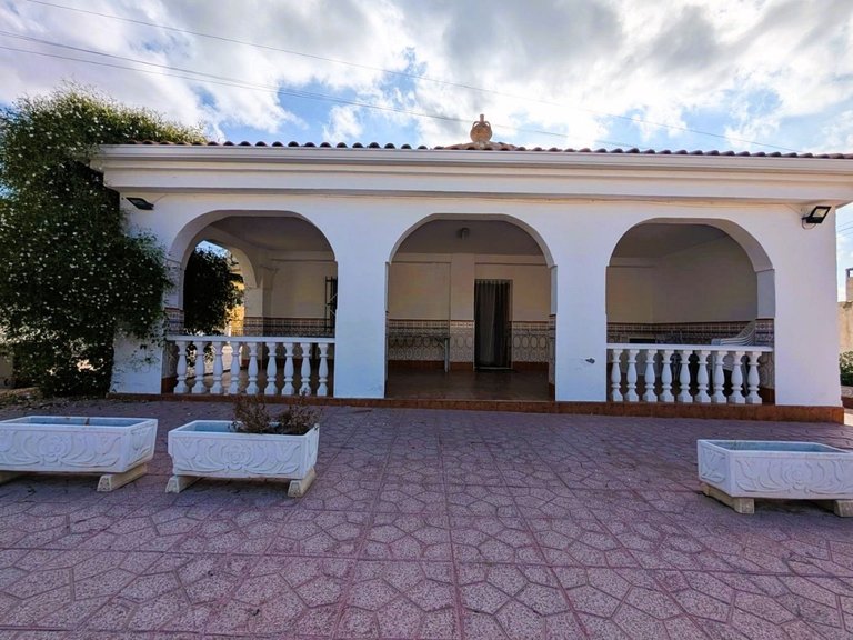 Villa for Sale in Elche, Alicante 1