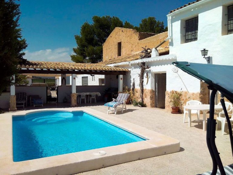 Town House for Sale in Pinoso, Alicante 2