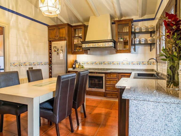 Villa for Sale in Petrer, Alicante 36