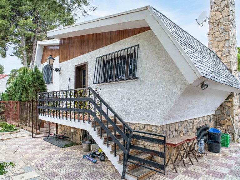 Villa for Sale in Petrer, Alicante 7