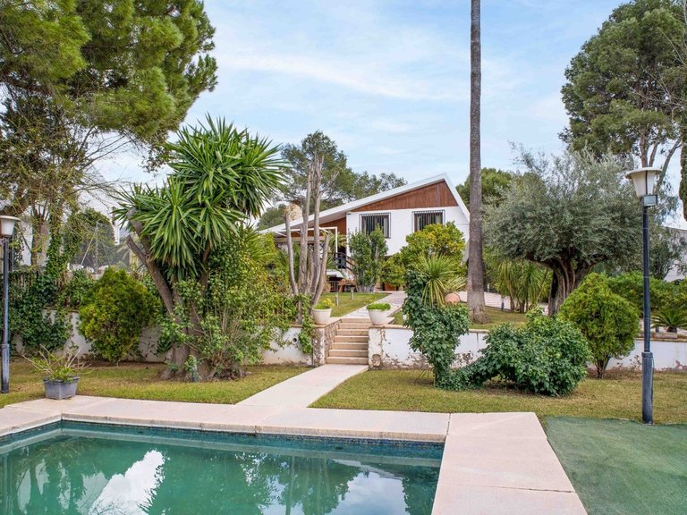 Villa for Sale in Petrer, Alicante 5
