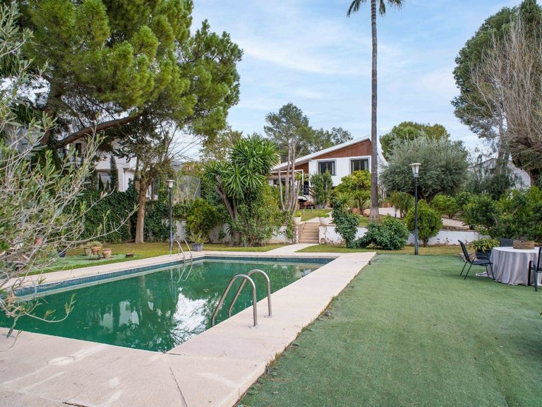 Villa for Sale in Petrer, Alicante 2