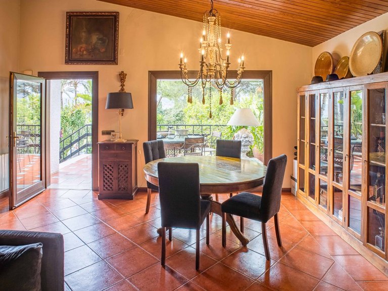 Villa for Sale in Petrer, Alicante 39
