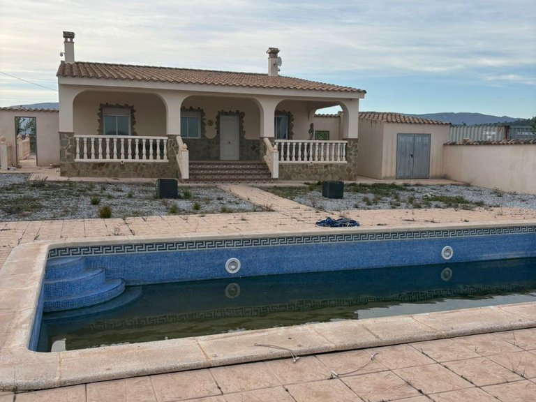 Villa for Sale in Monovar, Alicante 2
