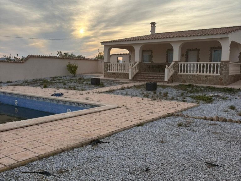 Villa for Sale in Monovar, Alicante 4