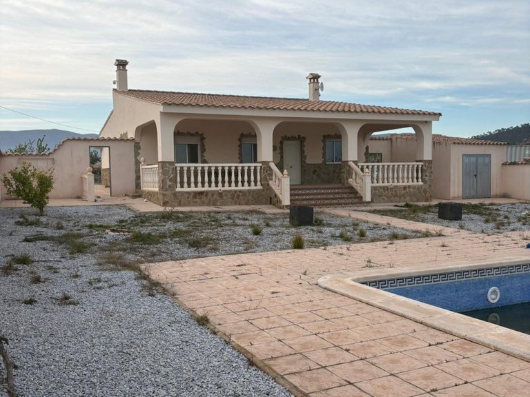 Villa for Sale in Monovar, Alicante 3