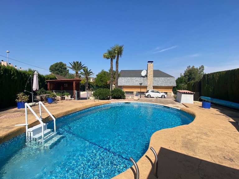 Villa for Sale in Petrer, Alicante 2