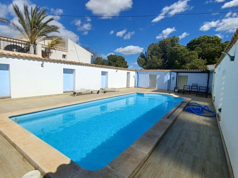 Country House for Sale in Pinoso, Alicante 2