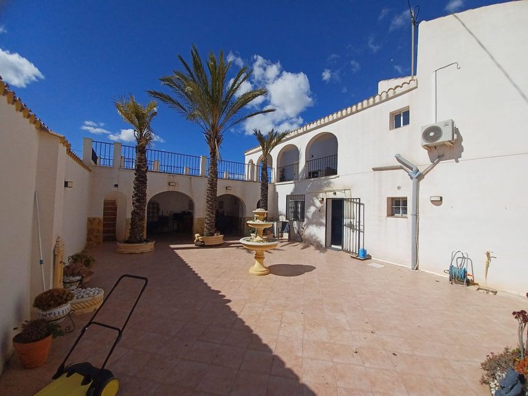 Country House for Sale in Pinoso, Alicante 3
