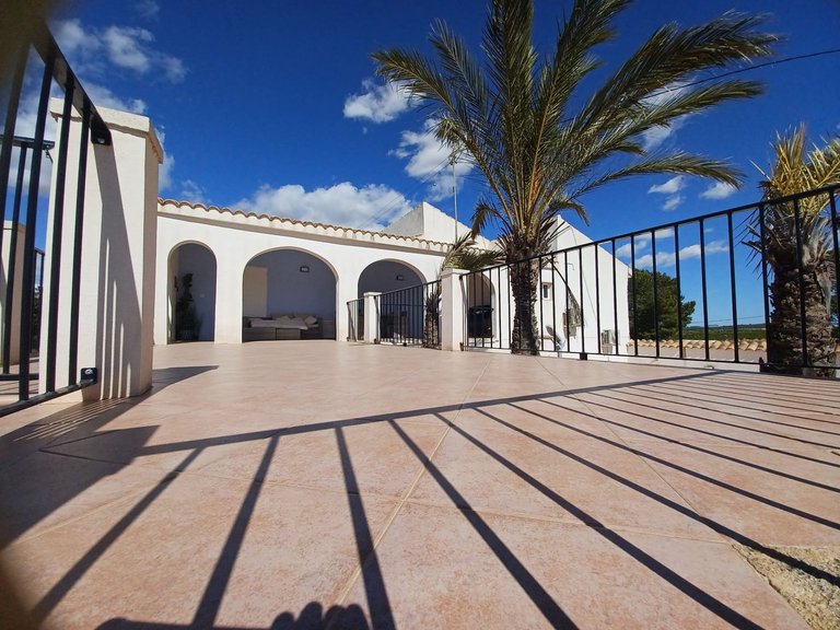 Country House for Sale in Pinoso, Alicante 10