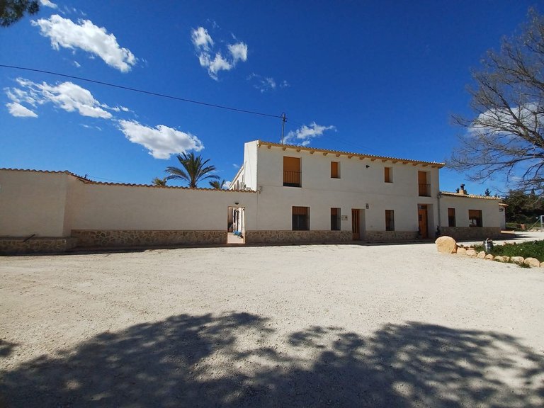 Country House for Sale in Pinoso, Alicante 1
