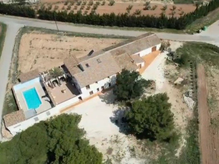 Country House for Sale in Pinoso, Alicante 4