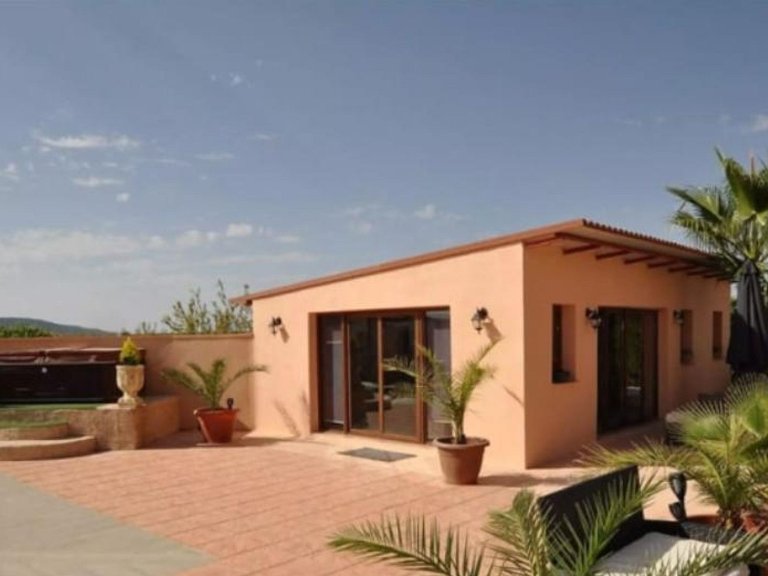 Villa for Sale in Pinoso, Alicante 42
