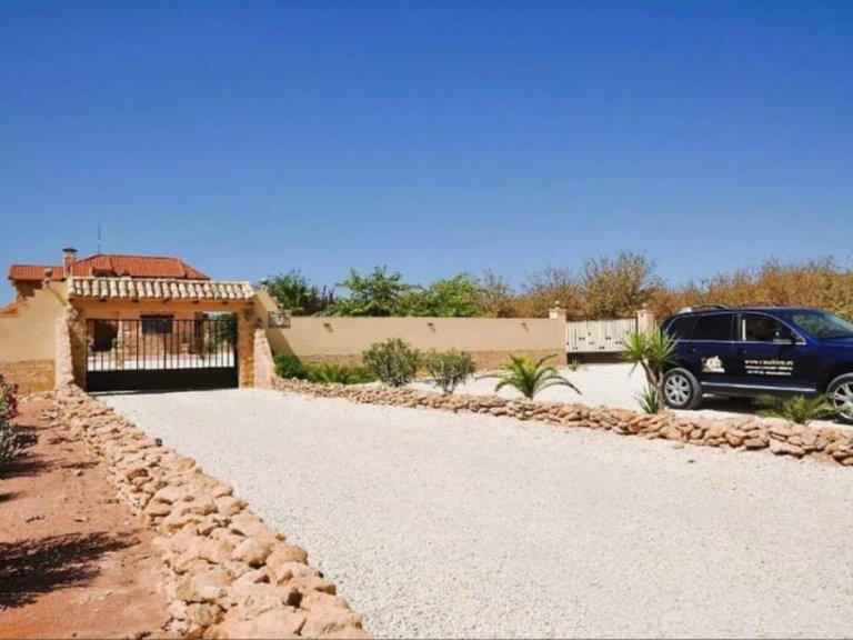 Villa for Sale in Pinoso, Alicante 13