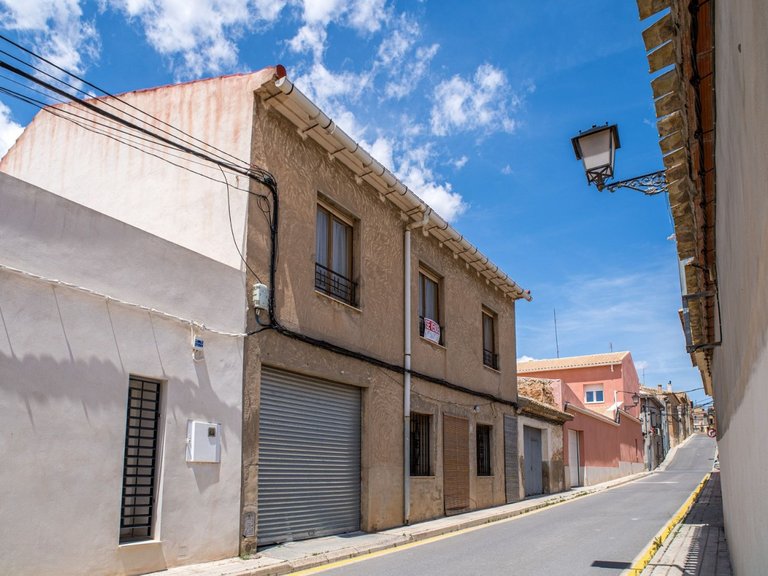 Town House for Sale in Pinoso, Alicante 1