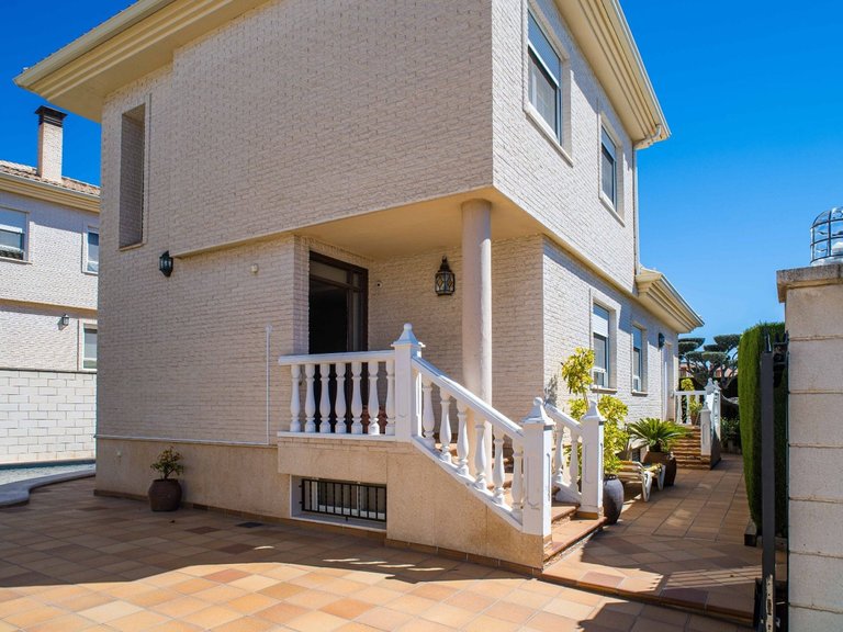 Villa for Sale in Elda, Alicante 16