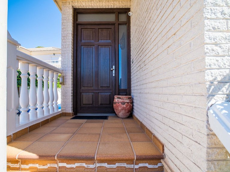 Villa for Sale in Elda, Alicante 23